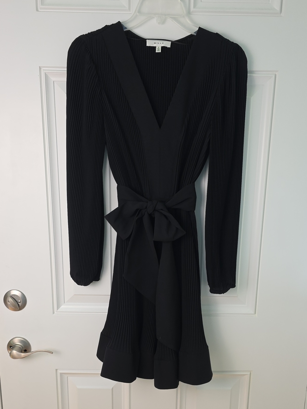 Milly Black Long-Sleeve Pleated V-Neck Lined Dress with Tie Waist. Size 2
